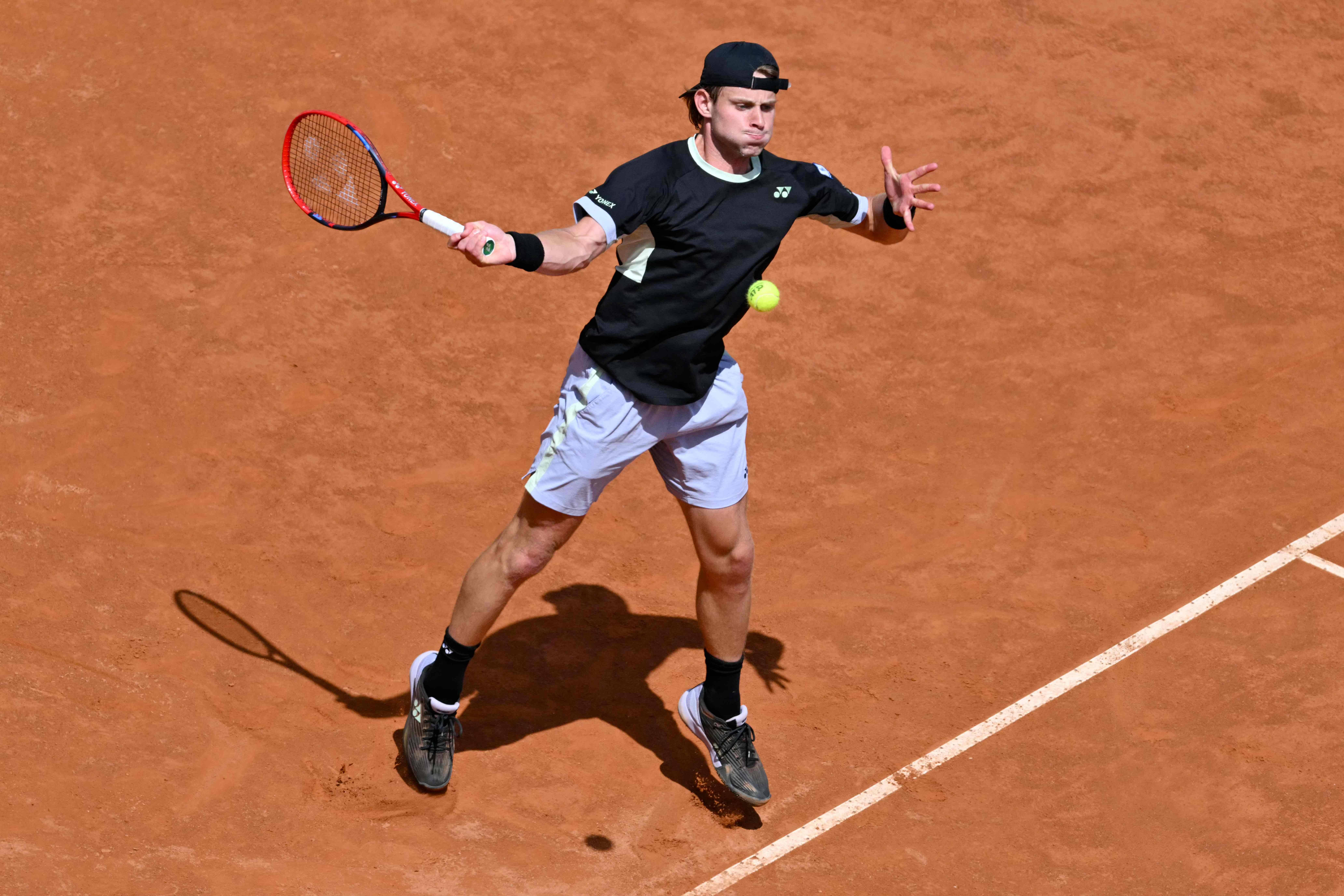 英国网球队鏖战世界网球队,纳达尔关键制胜的简单介绍 英国网球队鏖战世界网球队,纳达尔关键制胜的简单介绍