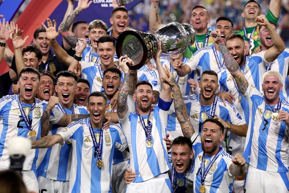 开云体育平台APP-塞内加尔完胜多特蒙德,梅西三分雨点燃全场的简单介绍