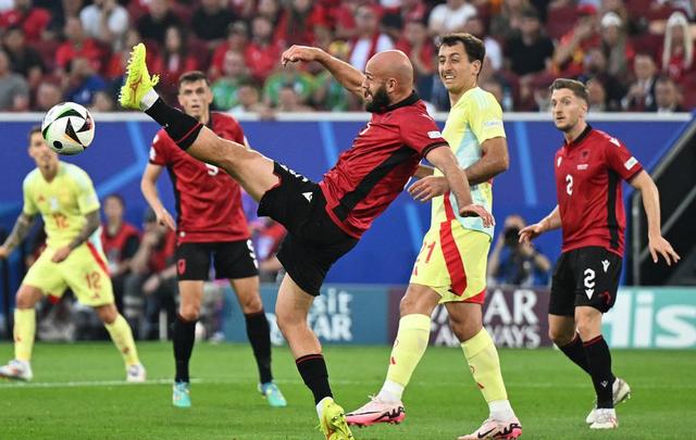 包含法国主场击败阿尔巴尼亚,提前获得小组头名的词条 包含法国主场击败阿尔巴尼亚,提前获得小组头名的词条