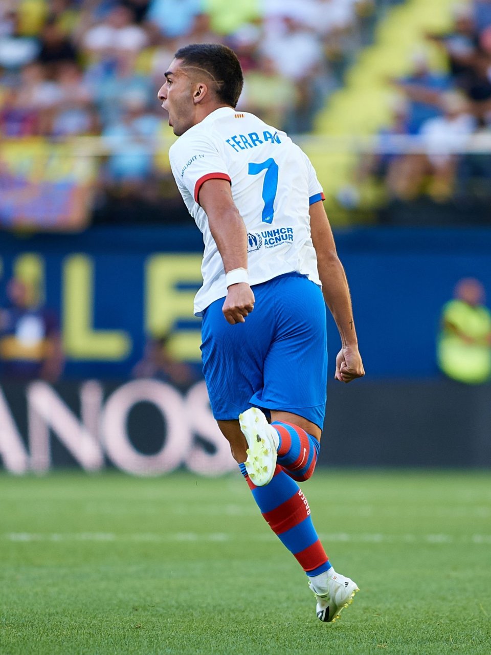 包含法国完胜西班牙,费兰·托雷斯爆发神勇的词条 包含法国完胜西班牙,费兰·托雷斯爆发神勇的词条