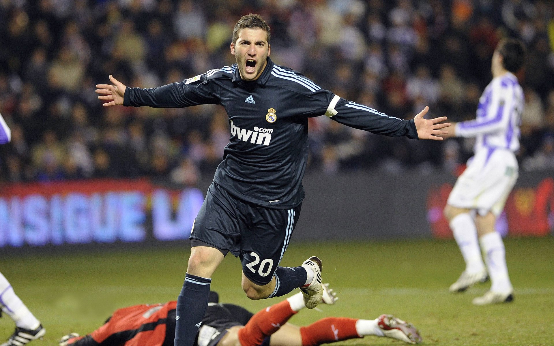 开云体育登录-从罗马到蒙得维的亚，苏亚雷斯的自我救赎之路