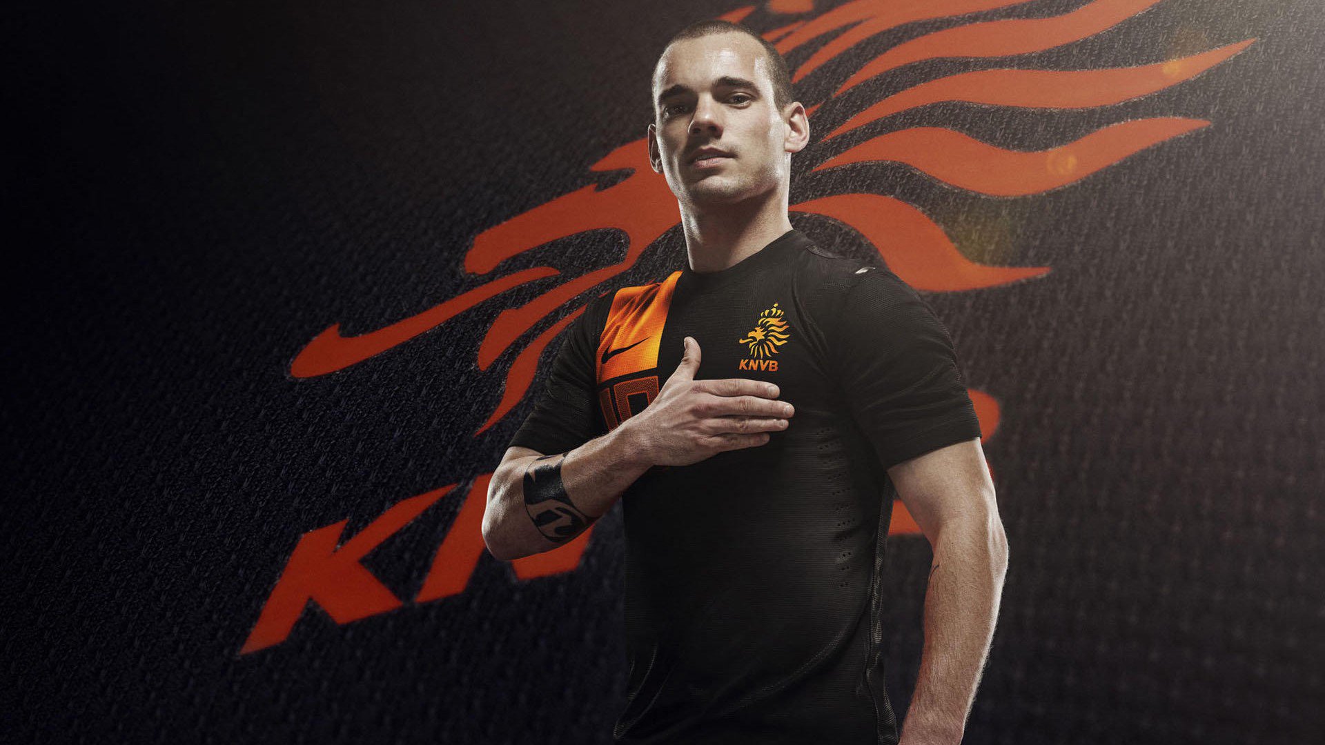 赛道上的孤勇者，马克西带队取胜，F1年度争冠之夜诞生新王